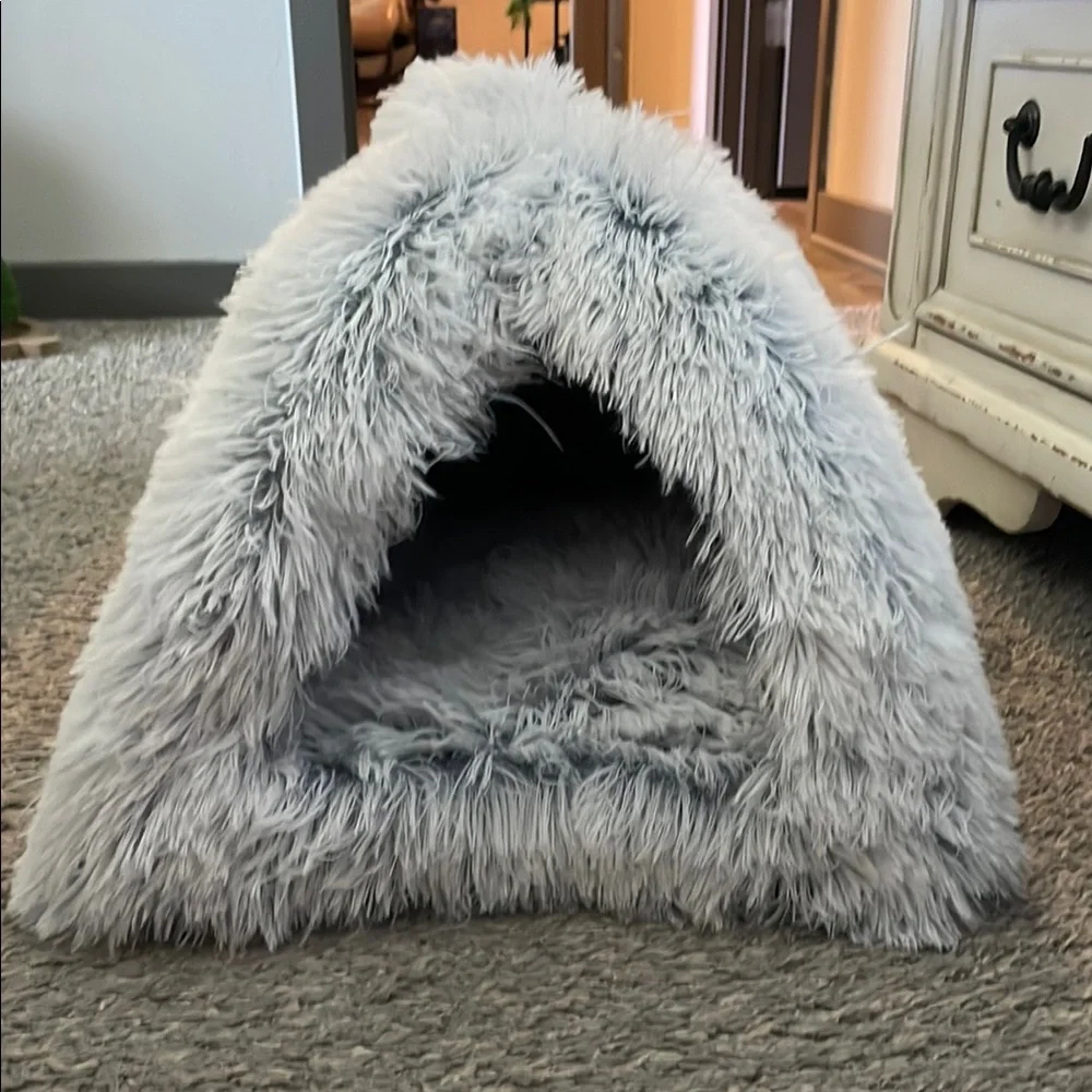 Cozy Gray Furry Pet Bed